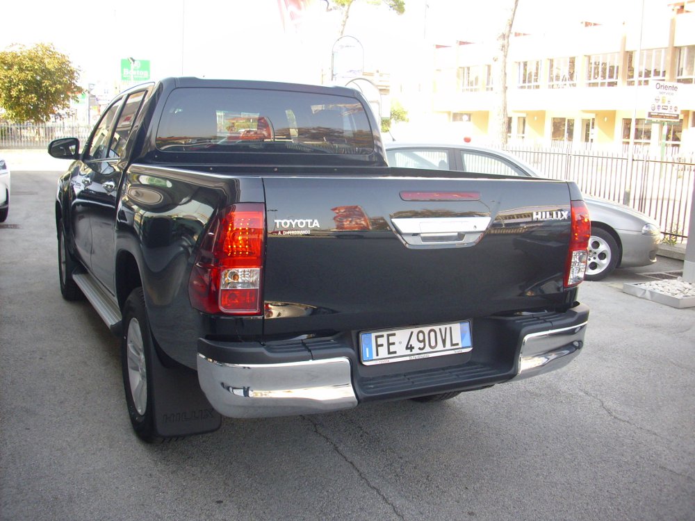 HILUX2