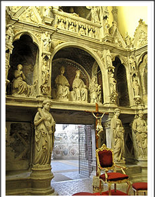 statue