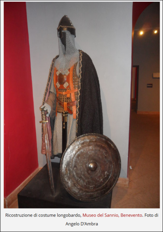 COSTUME