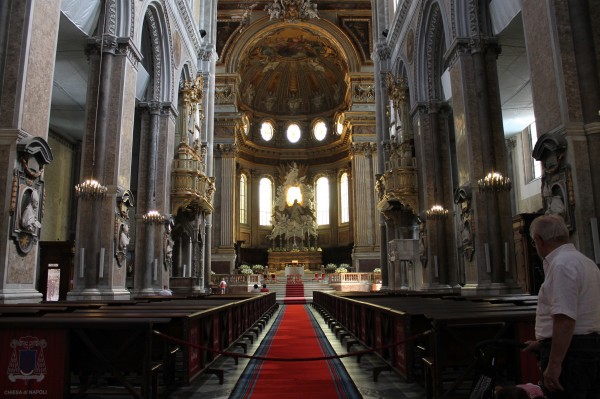 duomo-di-Napoli-navata-centrale-600x399