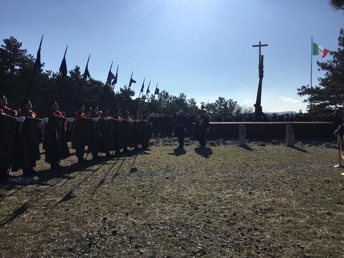 ANSA) - TRIESTE, 10 FEB - Un momento della commemorazione delle vittime delle foibe, a Basovizza, sul Carso, con il picchetto d'onore. (ANSA). Foto di Alice Fumis